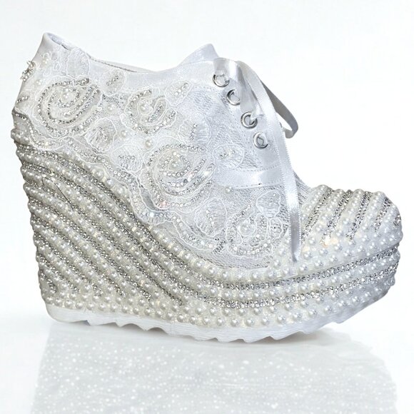 Bridal Shoe - Picture 1 of 2